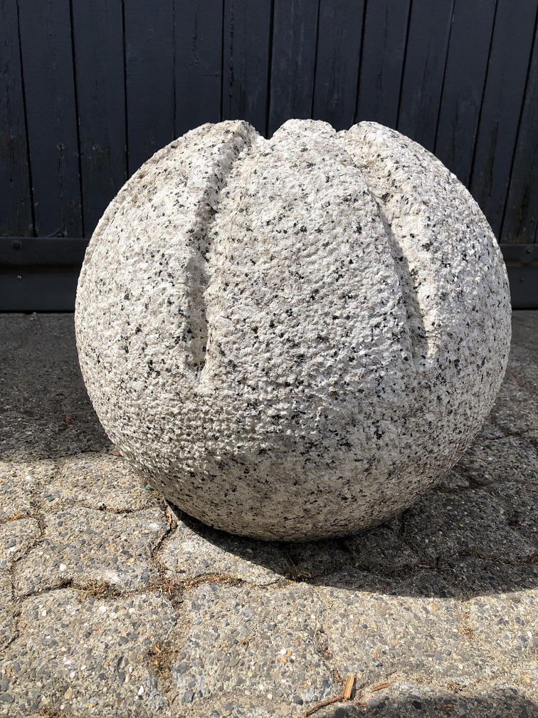 Granite sphere X as a watercourse, ornament, standing, pond ornament, water stairs, last!