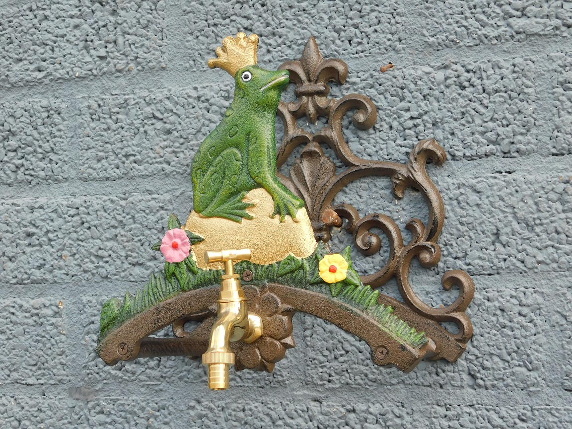Ornamentaler Gartenschlauchhalter mit Wasserhahn - Gusseisen