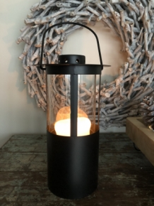 Lantaarn, metaal en glas, mooie zware zwarte (olie-kaars) lantaarn