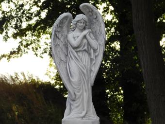 Large Angel Statue on a Pedestal – 150 cm – Stone