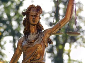 Beeld Justitia XL - 83 cm - Goudkleurig - Polystone