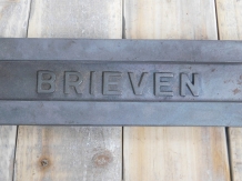 Briefkasten / Briefschlitz, Eisen, grobe Ausführung, mit Federklappe