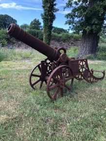 Beautiful hefty decorative cannon, cast iron, magnificent!!!
