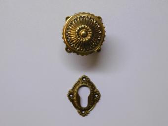Door knob with knob and lock escutcheon PC - Fixed knob - Brass