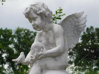 Angel on a Ball XL – 67 cm – Polystone