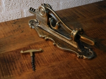 Wand wijnopener, hendel kurkentrekker messing, flesopener messing, heel fraai!! LAATSTE!!