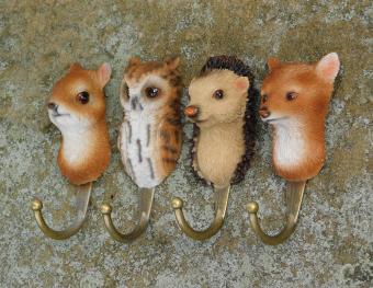 Set of 4 Wall Hooks with Woodland Animal Heads – Polyresin & Brass