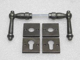 Set Türgriffe York + Türgriff- und Schlossrosetten, Vierkant – Gusseisen, verzinkt