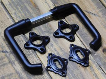 Set of door handles with latch and lock escutcheons - Black - Aluminium