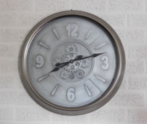 Large wall clock with rotating gears - silver gray