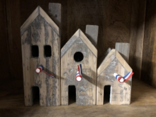 Decorative houses entirely handmade from wood, beautiful!!
