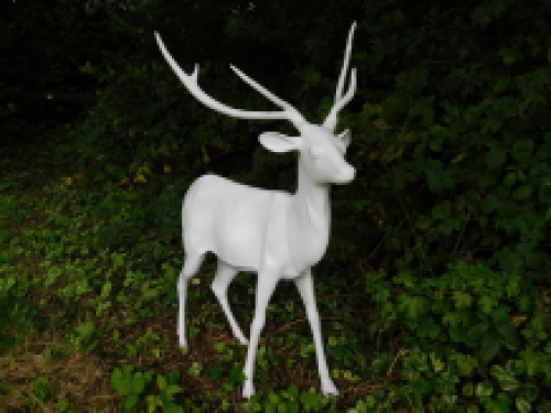 Beautiful life-size deer with antlers, aluminum and white, very beautiful!!