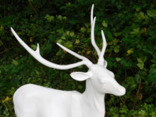 Beautiful life-size deer with antlers, aluminum and white, very beautiful!!