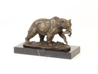 Eine schöne Bronzestatue eines Grizzlybären