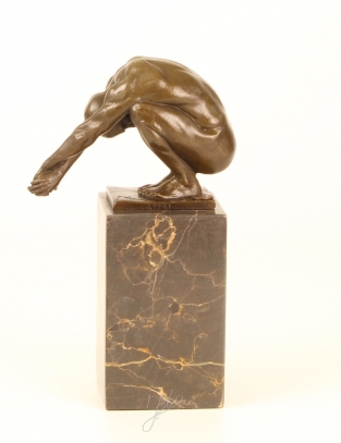 Bronzeskulptur eines männlichen Aktes in Tauchposition