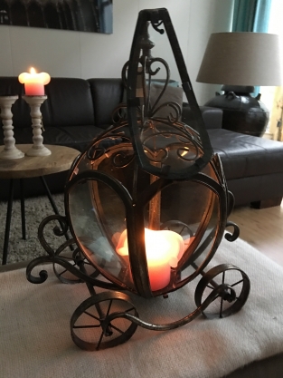 Metal carriage candle holder, very beautiful!!