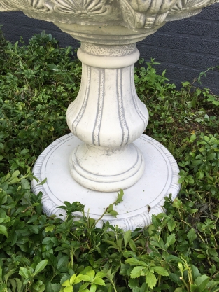 Garden fountain with spitting frogs - full stone