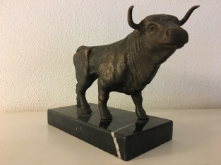 Sculptuur metalen bronskleurige grote stier, prachtig!!