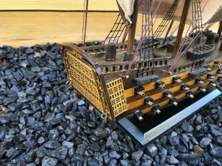 Das weltberühmte Kriegsschiff HMS VICTORY, komplett handgefertigt.