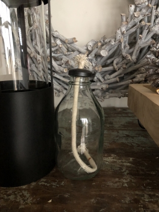 Lantaarn, metaal en glas, mooie zware zwarte (olie-kaars) lantaarn