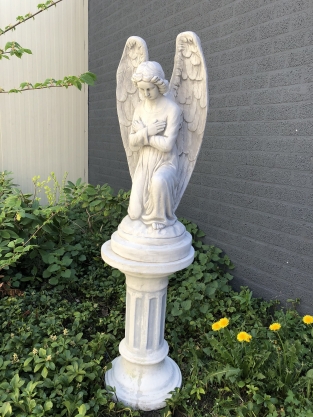 Angel - weatherproof, kneeling, on a pedestal, full of stone, large statue.