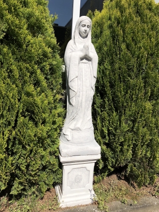 Mother Maria / Mother Mary, large on a pedestal, full of stone statue.