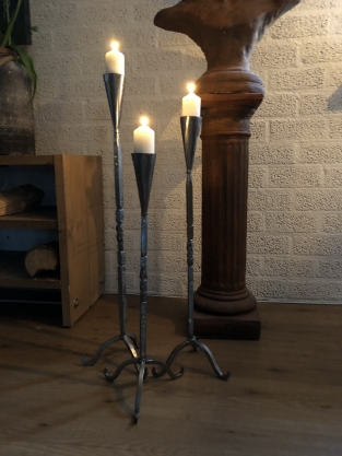 Beautiful wrought iron candlestick, 1 arm, large size, beautiful ornate ironwork!