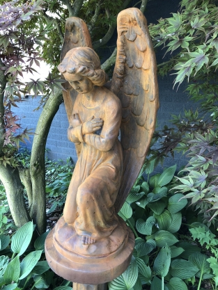 Angel - oxide-resistant, kneeling, full of stone, large statue.