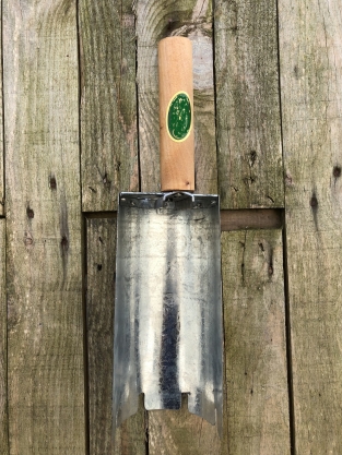 Dakgootschep metaal-hout, zeer geschikt voor de ronde oude antieke goot!!
