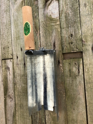 Dakgootschep metaal-hout, zeer geschikt voor de ronde oude antieke goot!!