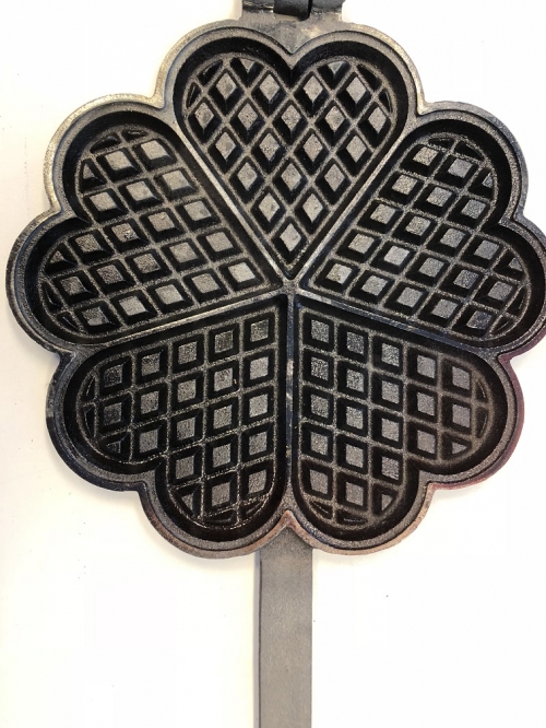 Cast iron heavy waffle iron, nice shape.