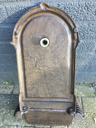 Wall fountain, sink cast iron green-rust.