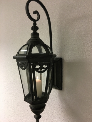 Wall lantern with wall bracket made of metal, very attractive!!