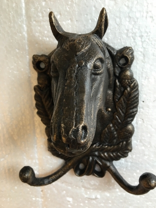 Gietijzeren-bronskleurig paardenhoofd met dubbele kledinghaak, prachtig!!