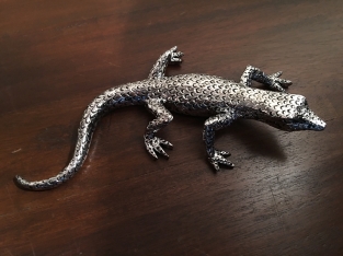 Lizard electric silver painted, beautiful!