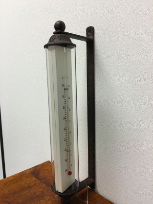 Metalen frame met glazen thermometer, prachtig klassiek !! NOG 2