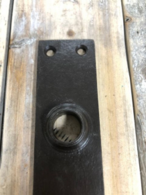 1 Long doorplate ''Cova'' without keyhole, in antique brown.