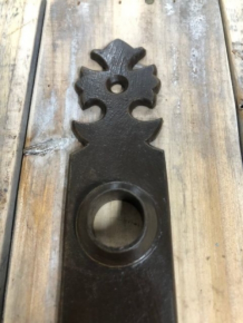 1 Long door plate iron brown ''Kruz'' - for room door, 72 mm.