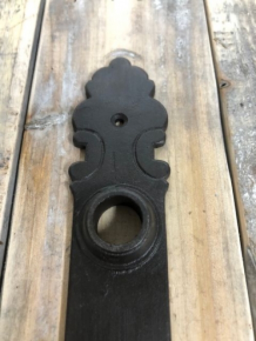 1 Lange deurplaat ijzer bruin ''Cotten'' voor kamerdeuren bb 72 mm.