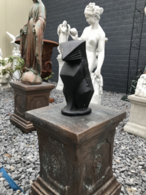 Abstract statue of a cat / cat, abstract animal statue, cast iron
