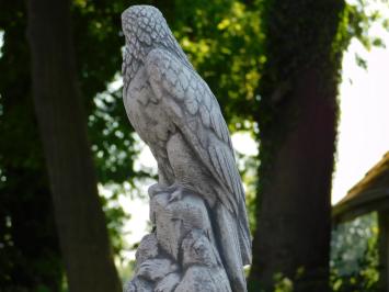Adler auf rundem Sockel - 83 cm - Stein