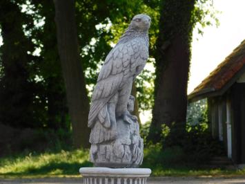 Adler auf rundem Sockel - 83 cm - Stein