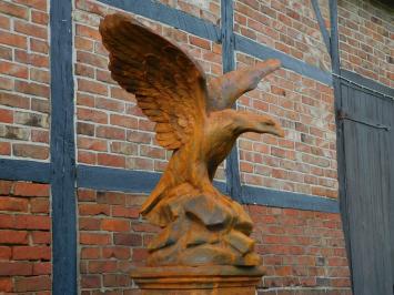 Large Eagle on Pedestal - XXL - Full Stone in Oxide