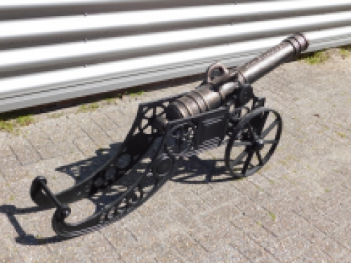 Beautiful hefty decorative cannon, cast iron black.