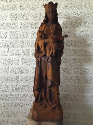 Mary with baby Jesus, cast iron, beautiful statue!!