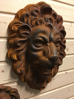 Wall fountain / water spout - lion head-large and beautiful