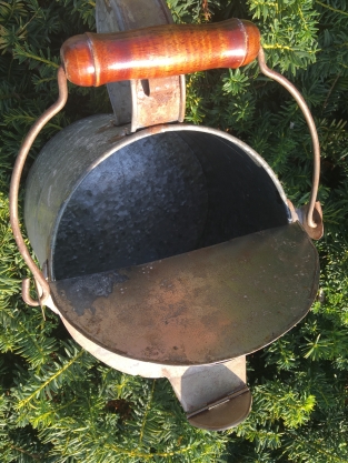 Water jug, Vienne, zinc