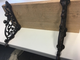 Pair of shelf supports, bracket, small, cast iron