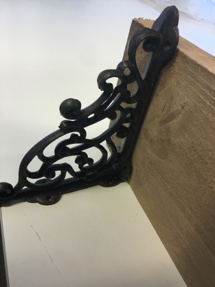 Pair of shelf supports, bracket, small, cast iron