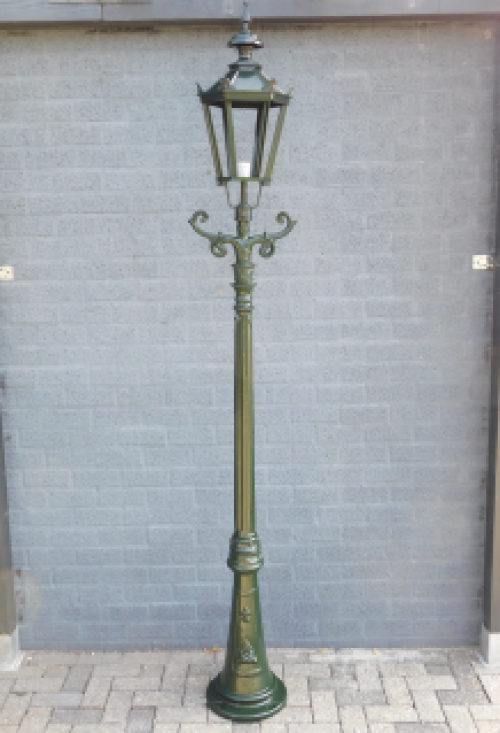 Classical lantern 'Barcelona' - outdoor lamp with ceramic socket and glass, alu green, 275cm